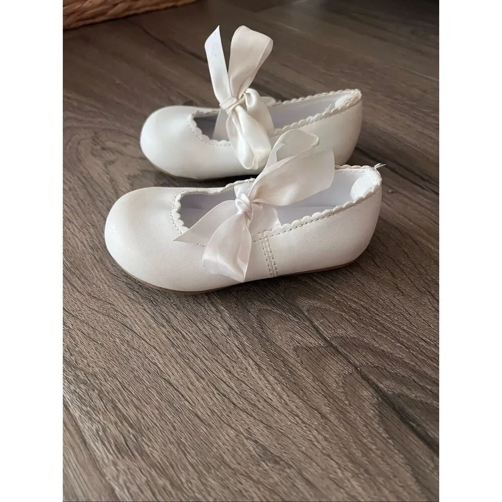 white baby Girl shoes size 5
